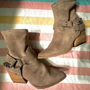 DV Harness Moto Chain Ankle Boots, 8